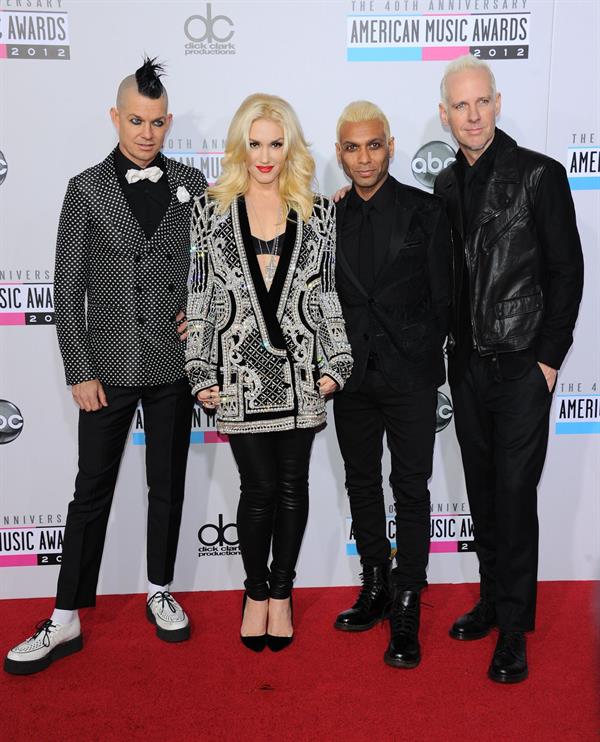 Gwen Stefani and No Doubt American Music Awards (November 18, 2012) 