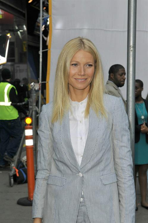 Gwyneth Paltrow at GMA Studios in NYC 4/10/13 