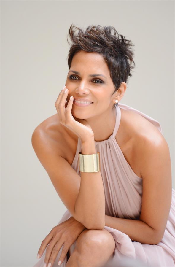 Halle Berry shooting a commercial for 5th Avenue Collection in LA on February 21, 2013