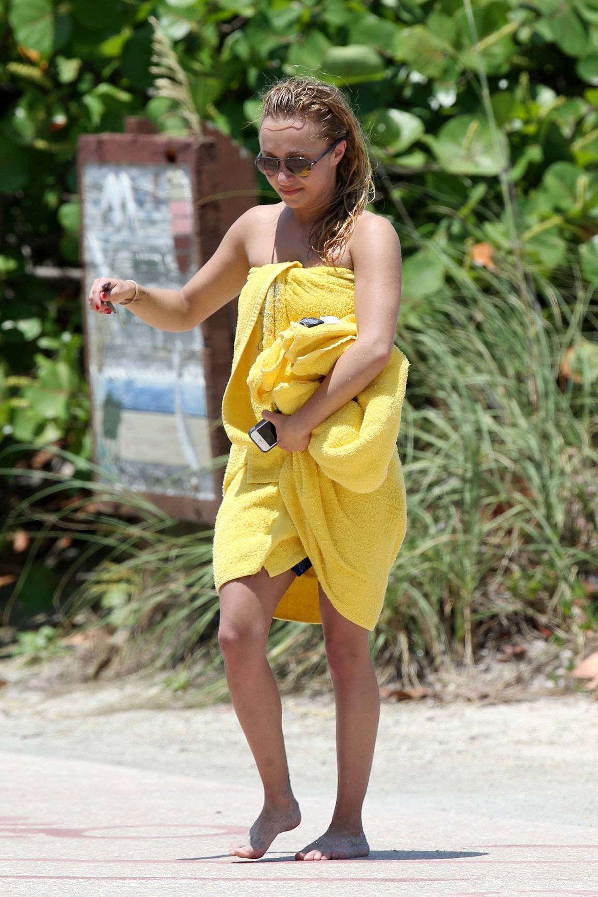 Hayden Panettiere 53Bikini candis at Miami Beach 12.05.13 