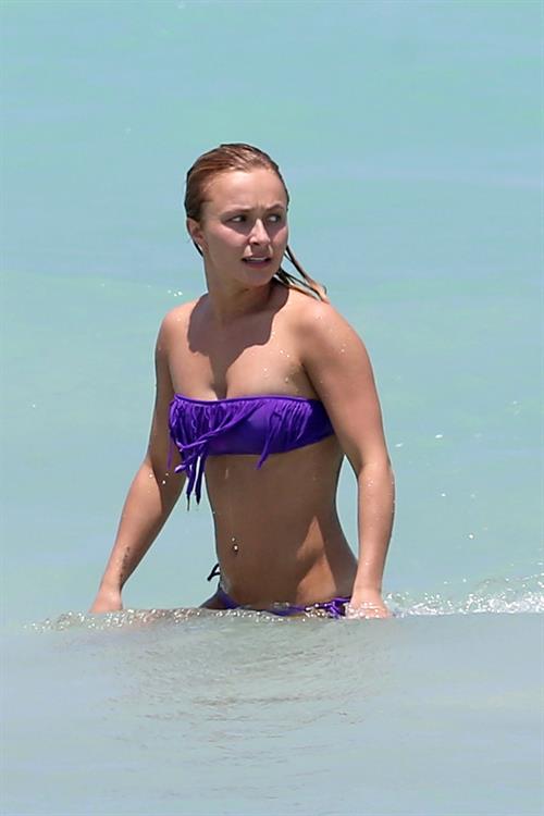 Hayden Panettiere 53Bikini candis at Miami Beach 12.05.13 