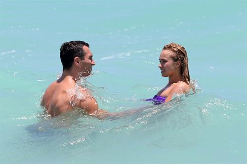 Hayden Panettiere 53Bikini candis at Miami Beach 12.05.13 