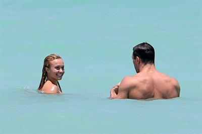 Hayden Panettiere 53Bikini candis at Miami Beach 12.05.13 