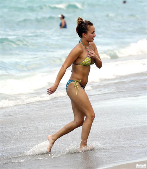 Hayden Panettiere - Bikini candids in Miami 9/1/13