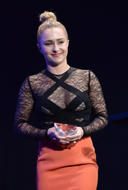 Hayden Panettiere 23rd annual Environmental Media Awards - Burbank - October 19, 2013 
