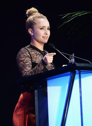 Hayden Panettiere 23rd annual Environmental Media Awards - Burbank - October 19, 2013 