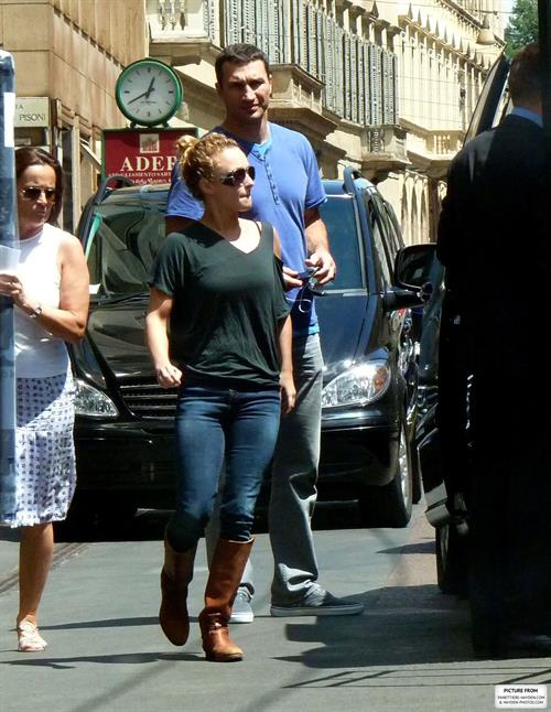 Hayden Panettiere Pictures Hayden Panettiere & Wladimir Klitschko checking out the sights in Verona, Italy on June 6, 2013