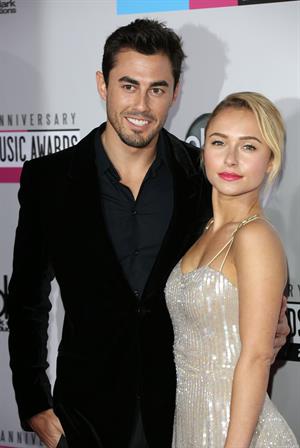 Hayden Panettiere American Music Awards (November 18, 2012) 