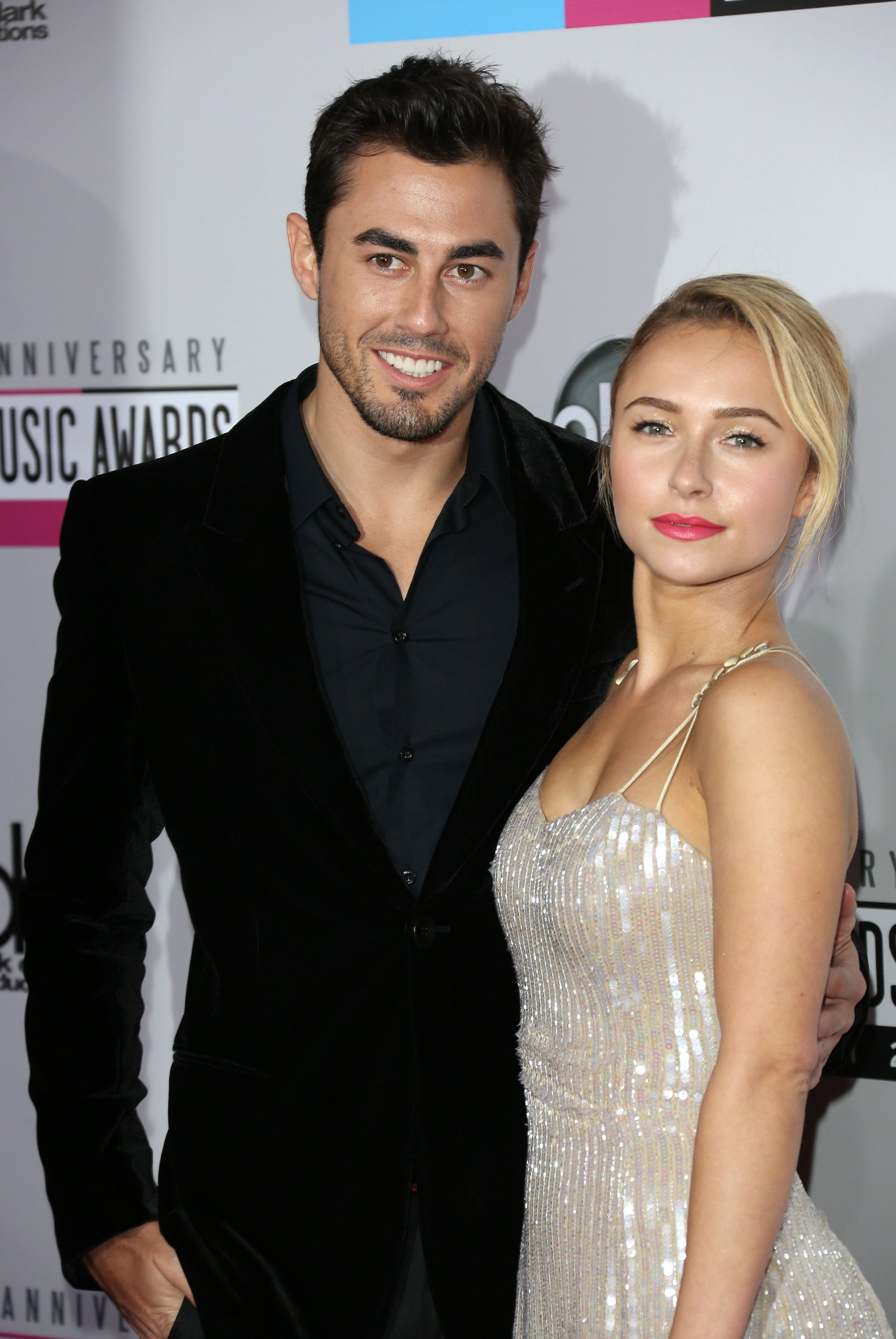 Hayden Panettiere American Music Awards (November 18, 2012) 
