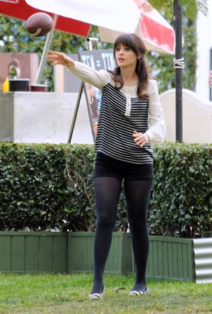 Zooey Deschanel  New Girl  set candids in LA 1/23/13  