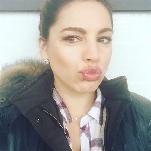 Kelly Brook taking a selfie