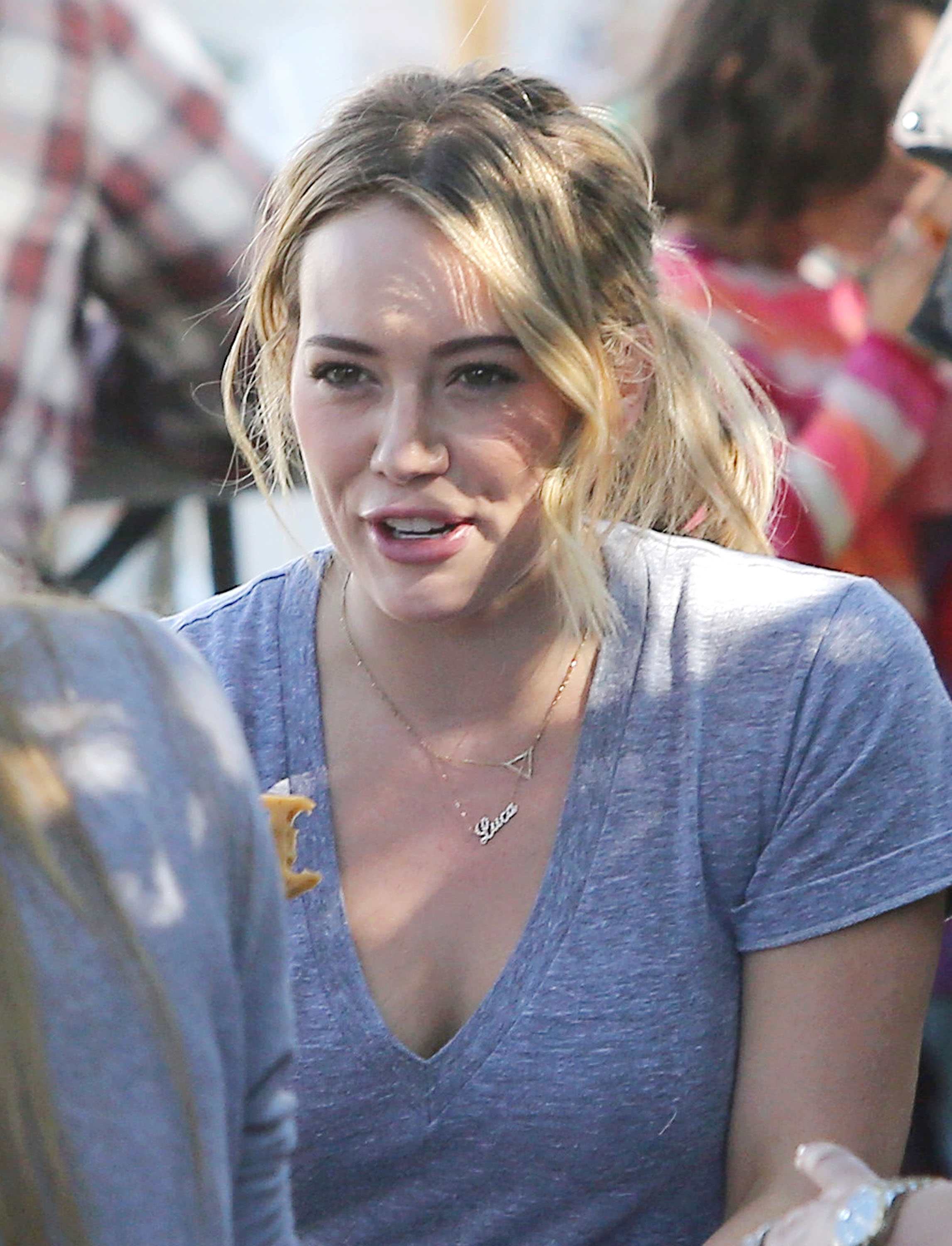 Hilary Duff – Farmers Market in Studio City 11/10/13  