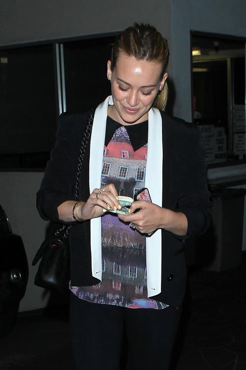 Hilary Duff Goes to dinner with a companion at E. Baldi Restaurant in Beverly Hills (May 8, 2013) 
