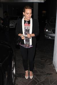Hilary Duff Goes to dinner with a companion at E. Baldi Restaurant in Beverly Hills (May 8, 2013) 