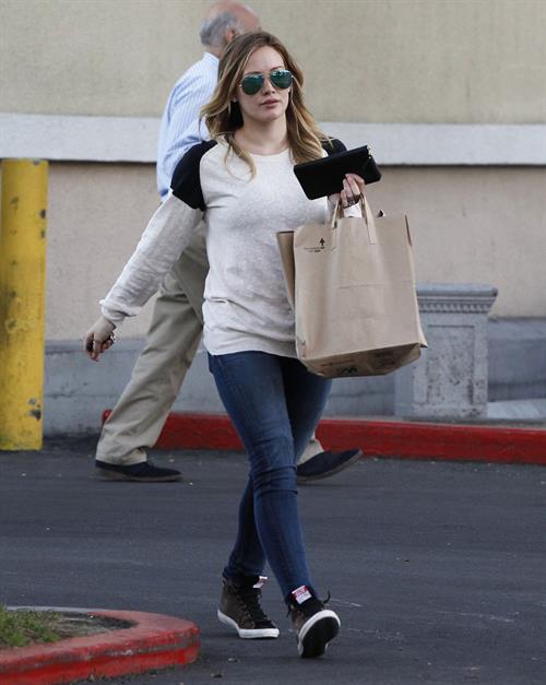 Hilary Duff shops for groceries at Ralph's in Beverly Hills 1/20/13 