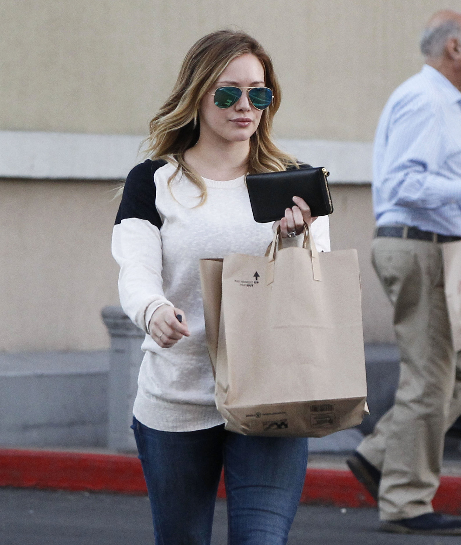 Hilary Duff shops for groceries at Ralph's in Beverly Hills 1/20/13 