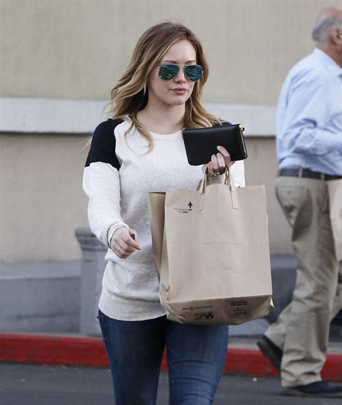 Hilary Duff shops for groceries at Ralph's in Beverly Hills 1/20/13 