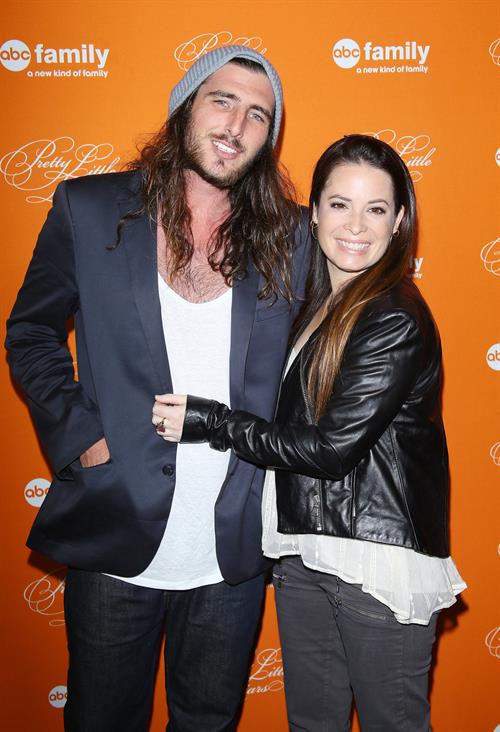 Holly Marie Combs  Pretty Little Liars  Halloween Episode Premiere (Oct 16, 2012) 