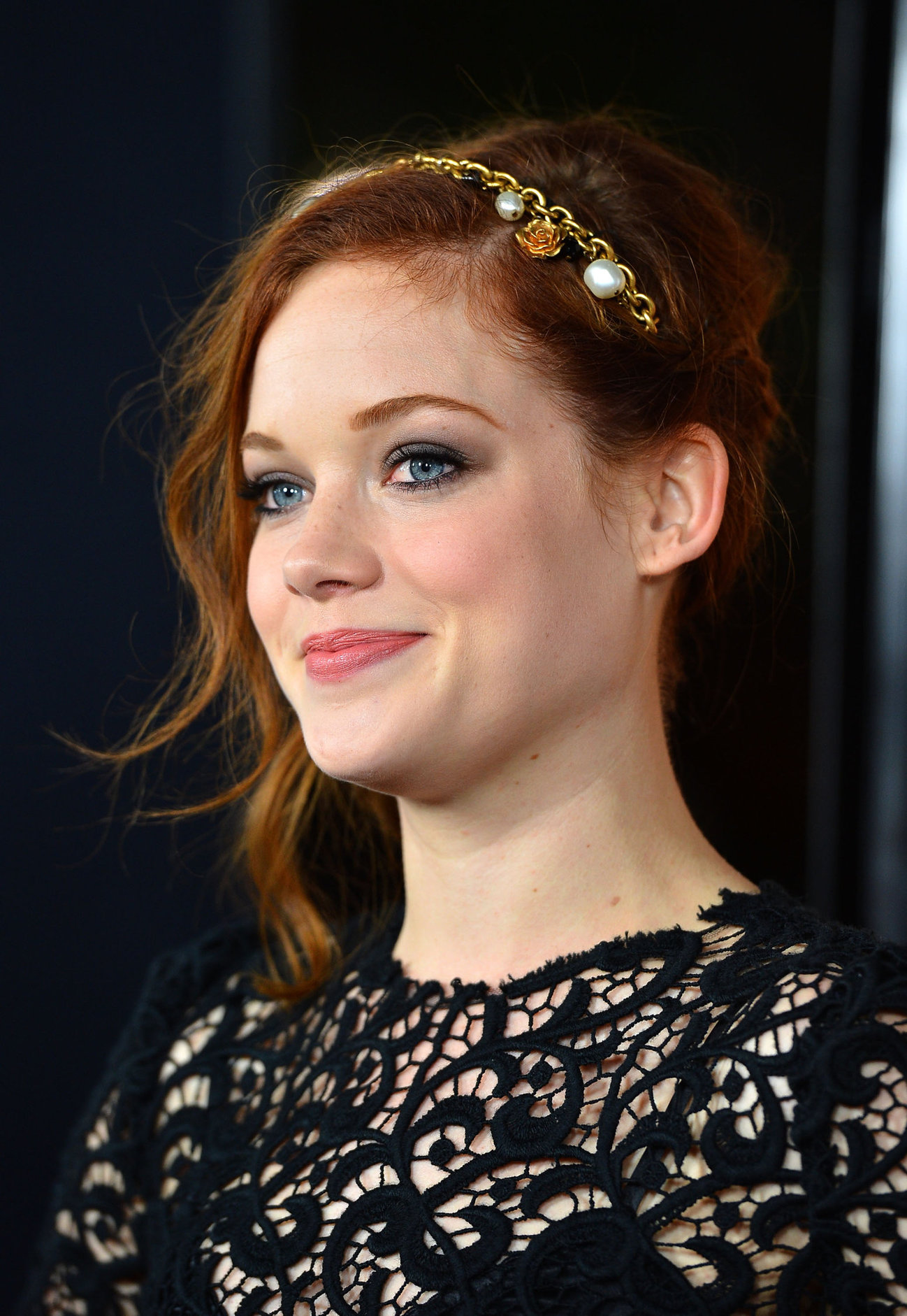 Jane Levy Pictures. 