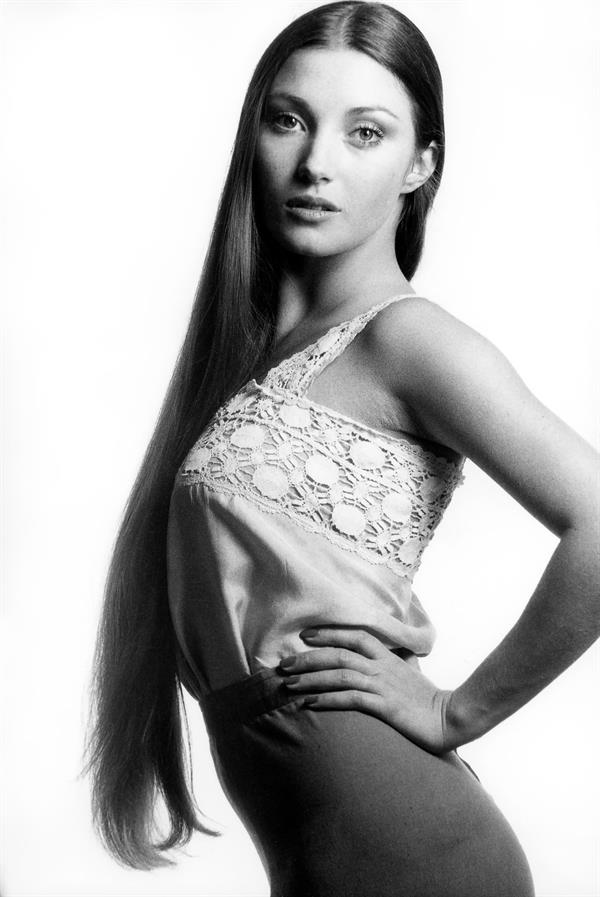 Jane Seymour : Young B&W Photoshoot  