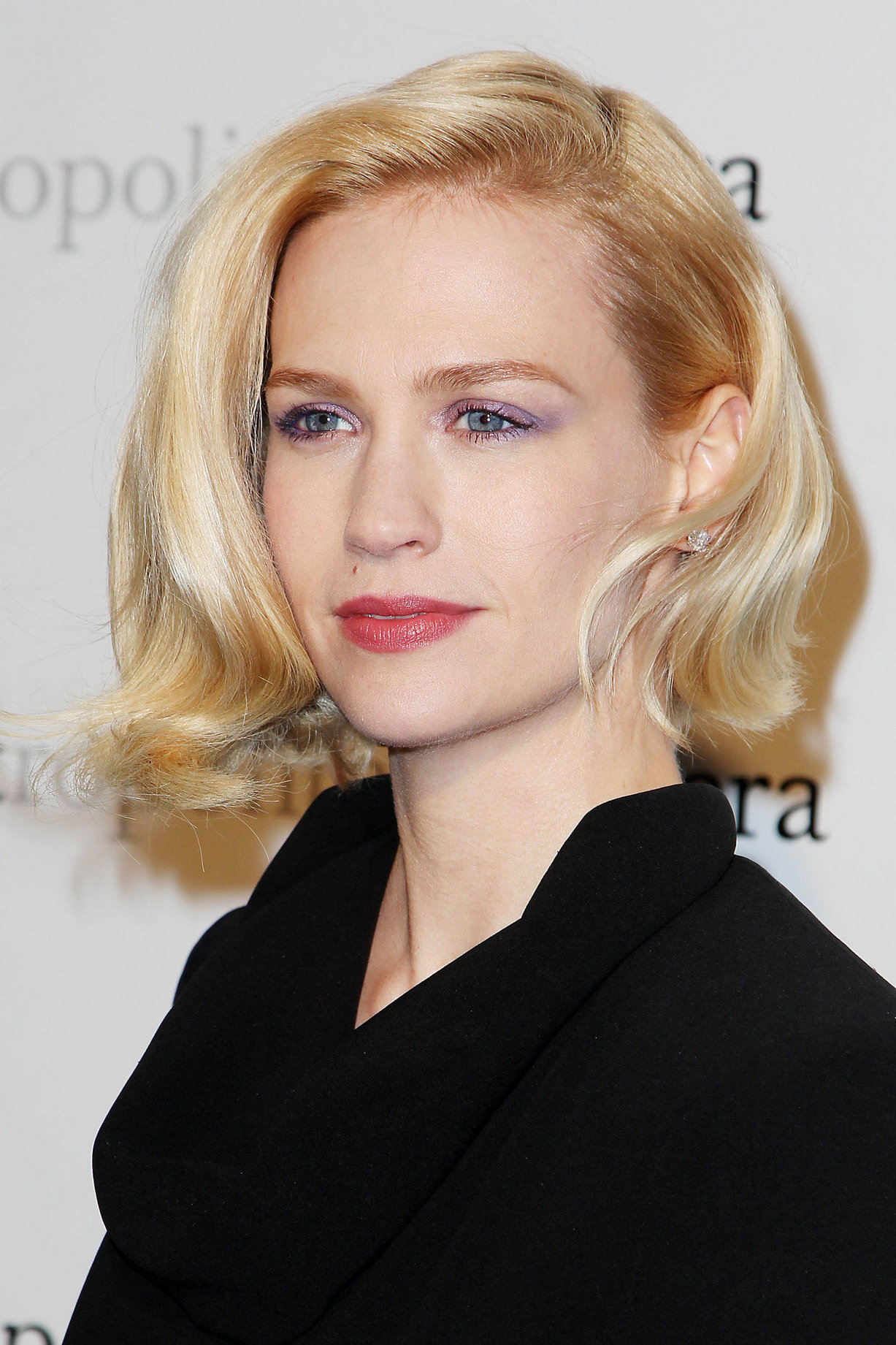 January Jones Pictures (461 Images)