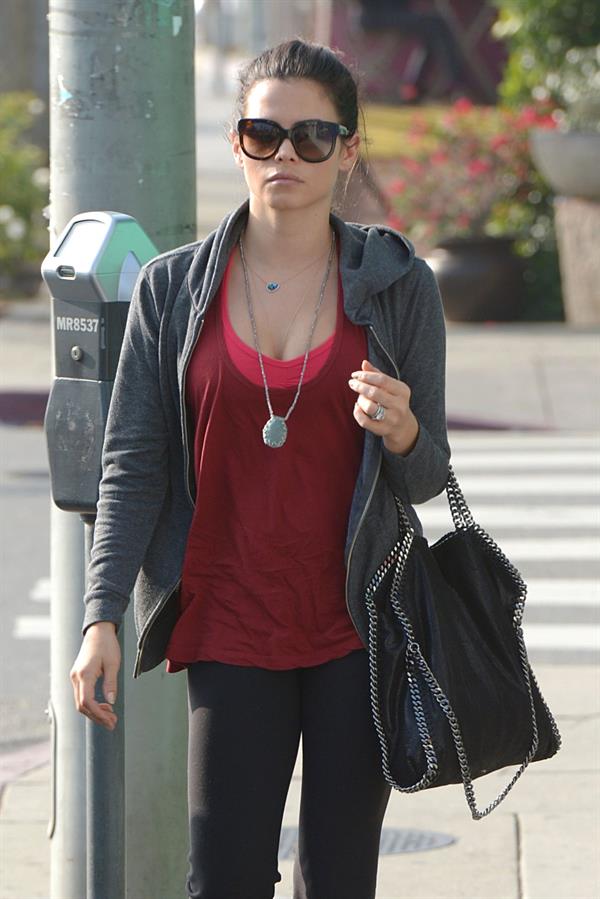 Jenna Dewan - Going for lunch at Utah Cafe in Los Angeles - Dec. 6, 2012 