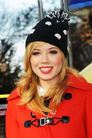 Jennette McCurdy 86th annual Macy’s Thanksgiving Day Parade NY 11/22/12 