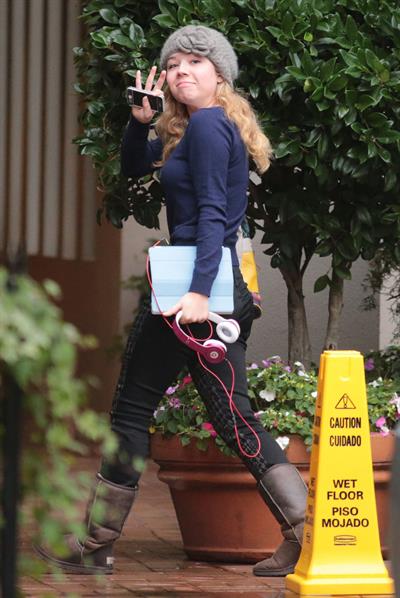 Jennette McCurdy leaving her hotel in Vancouver 11/1/12 