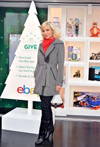 Jennie Garth eBay & Actress Jennie Garth Open 'The eBay Toy Bo' Pop-Up Store in NYC (Dec 6, 2012) 