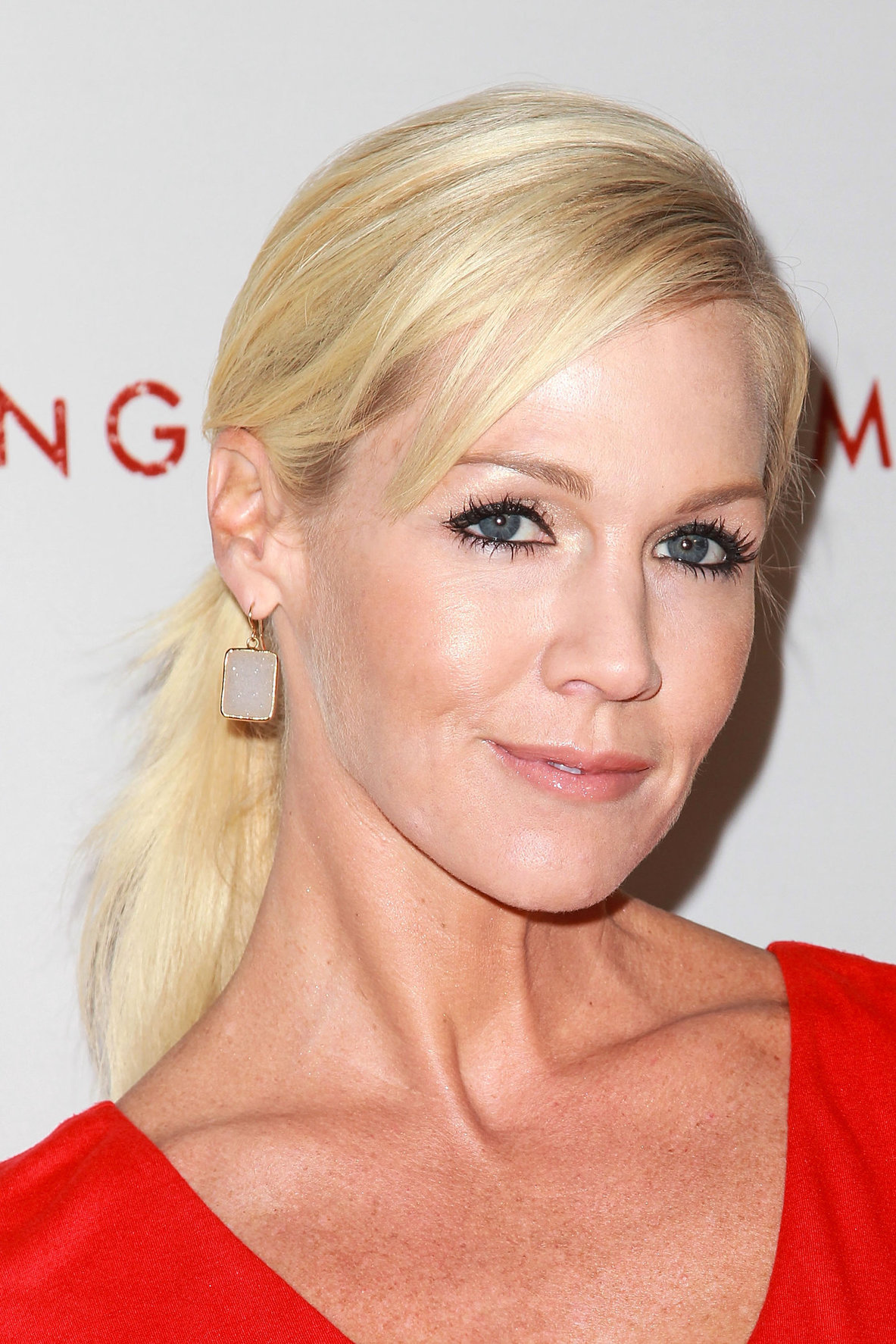 Jennie Garth  Kingdom Come  - Los Angeles Premiere (Oct 2, 2012) 