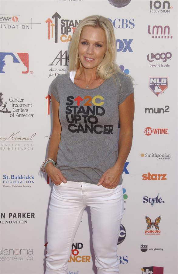 Jennie Garth - Stand Up To Cancer benefit in Los Angeles - September 7, 2012