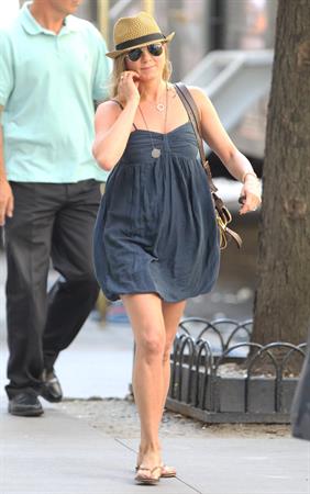 Jennifer Aniston On the set of 'Sqirrels to the Nuts' in NYC 16.07.13 
