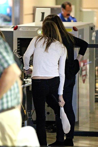 Jennifer Carpenter arrives at LAX to catch a flight out of town - January 21, 2013 
