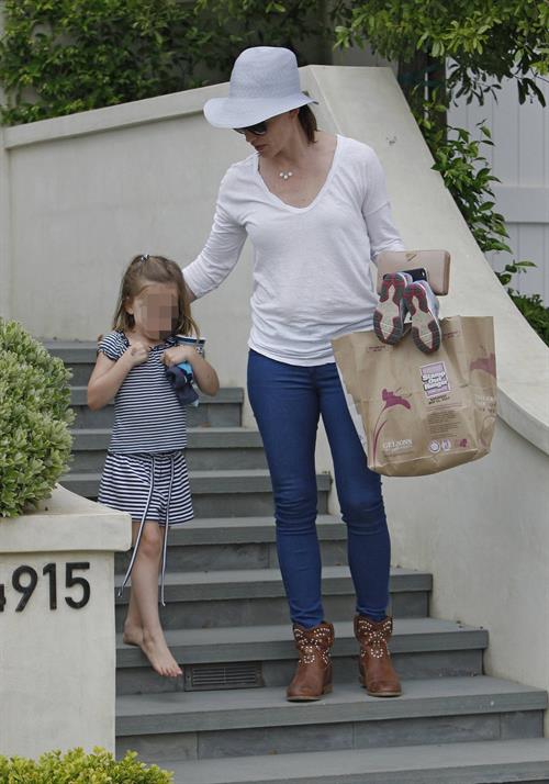 Jennifer Garner Takes daughter Seraphina Affleck to private party in Brentwood (April 28, 2013) 