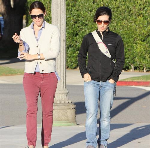 Jennifer Garner - Spotted in Los Angeles on January 30, 2013