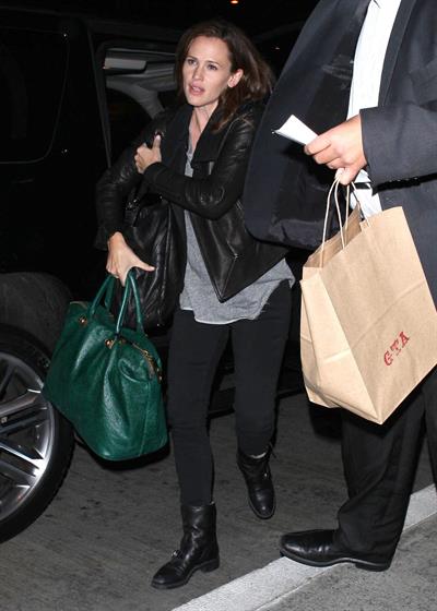 Jennifer Garner Departs LAAirport in L.A. (November 14, 2012) 