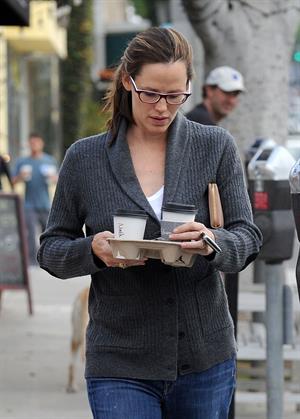 Jennifer Garner stops for coffee at Cafe Lue in LA October 4, 2012 
