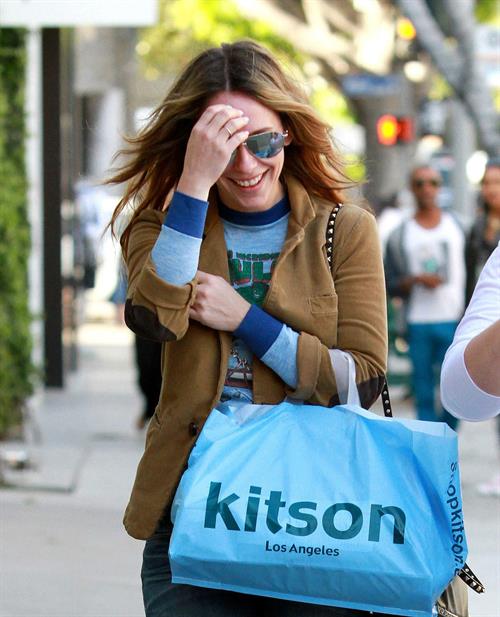Jennifer Love Hewitt Shopping at Kitson in Beverly Hills April 6, 2013 