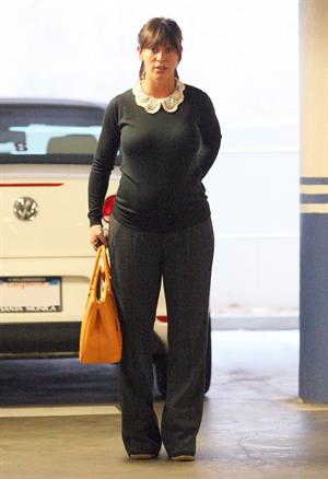 Jennifer Love Hewitt spotted out and about in Beverly Hills October 1, 2013 