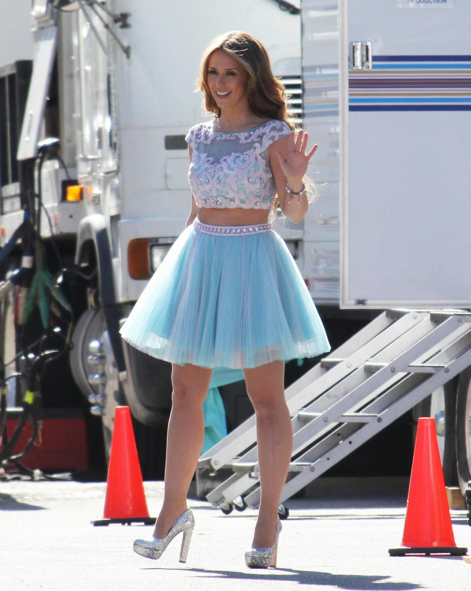 Jennifer Love Hewitt Pictures Jennifer Love Hewitt On the set of The Client List in Los Angeles January 4, 2013