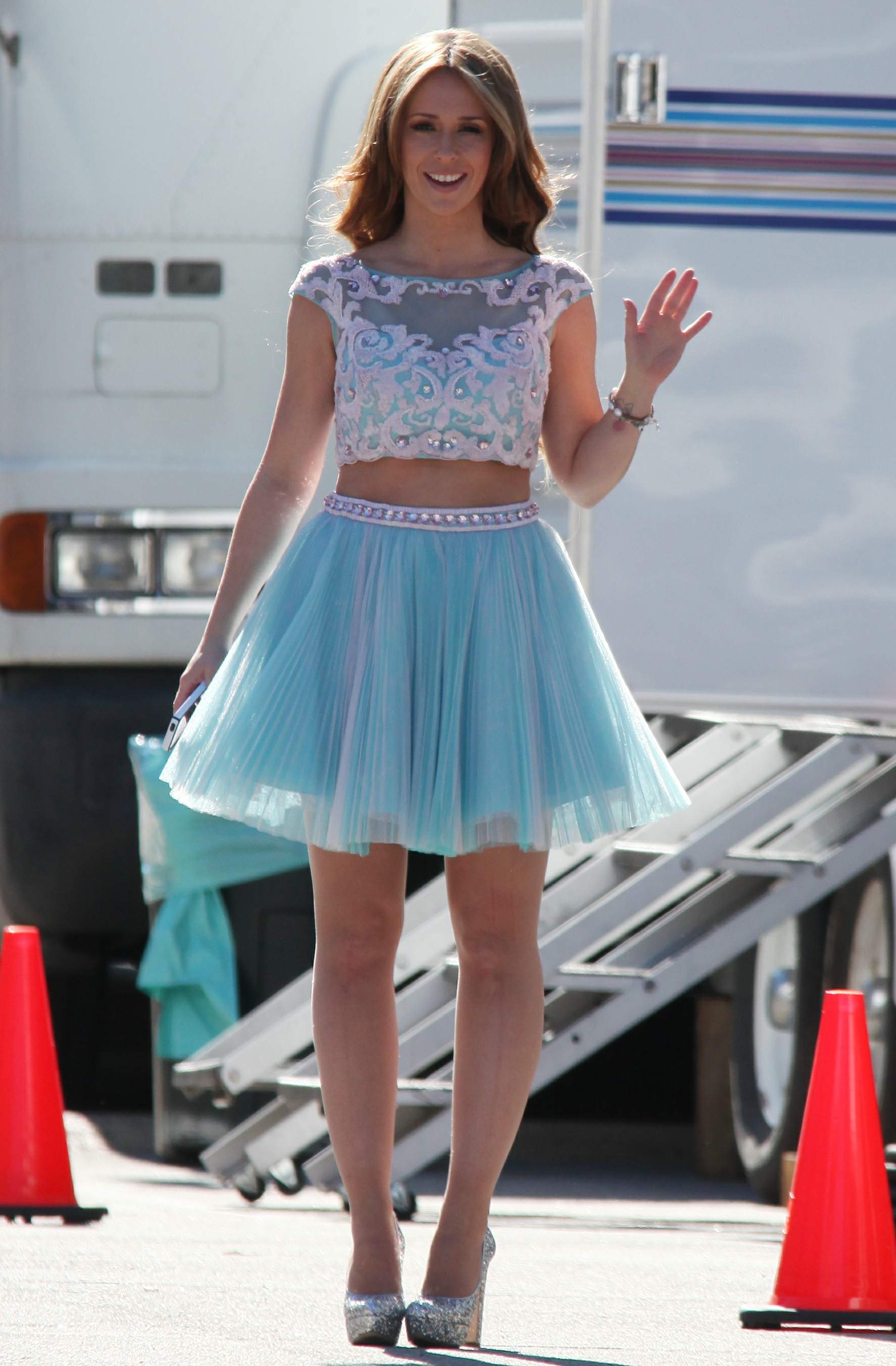 Jennifer Love Hewitt Pictures Jennifer Love Hewitt On the set of The Client List in Los Angeles January 4, 2013