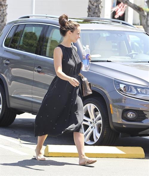 Jennifer Love Hewitt - out to lunch in Studio City June 7, 2012