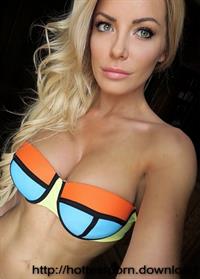 Crystal Harris in a bikini taking a selfie