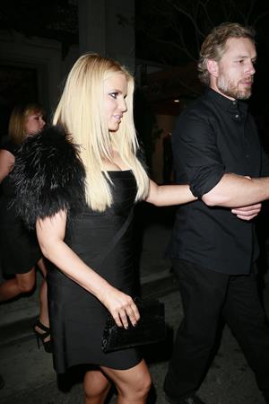 Jessica Simpson – Mastros Steakhouse candids LA 10/31/13  