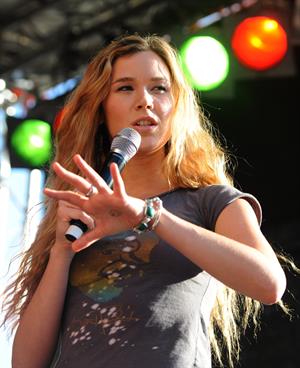 Joss Stone - Alexanderplatz in Berlin - August 27, 2012
