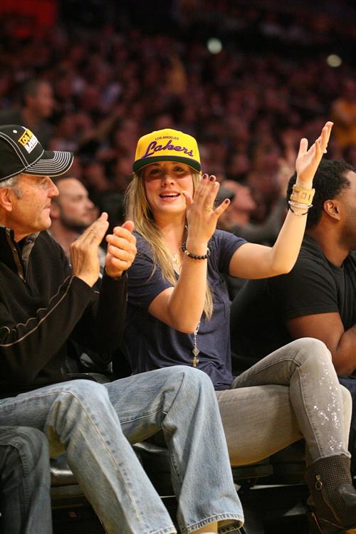 Kaley Cuoco Pictures Kaley Cuoco attending a Los Angeles Lakers vs New York Knicks basketball game in LA on December 29, 2011