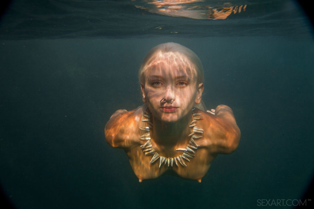 Milena D and Nika N: Initte by Antares