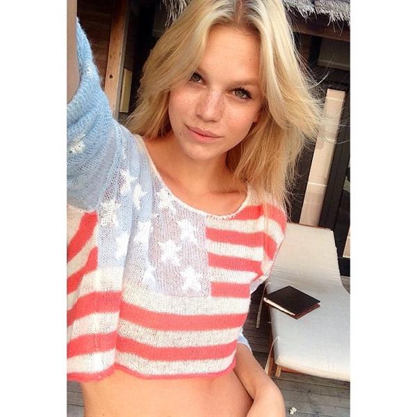 Nadine Leopold taking a selfie