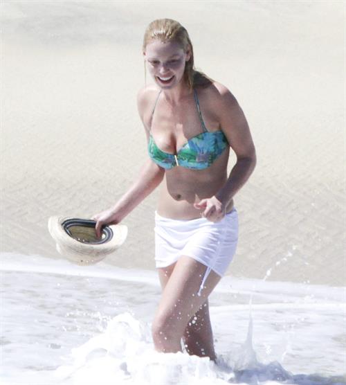 Katherine Heigl On vacation in Los Cabos, Mexico - April 7, 2013 