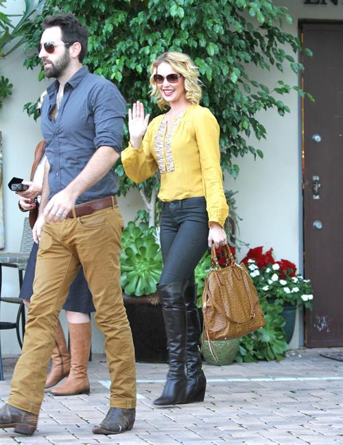 Katherine Heigl got lunch with her mom and Josh Kelly to celebrate her birthday, in Beverly Hills November 24, 2012 